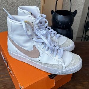 Nike White and Tan High-Top Sneakers Blazer Mid ‘77